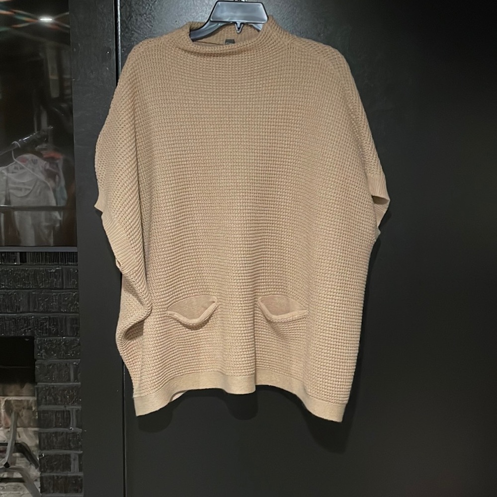 ALYA Oversized Sweater, size S/M.